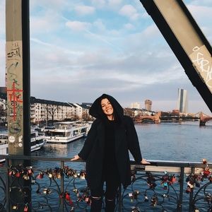 Meet your Posher, Edie